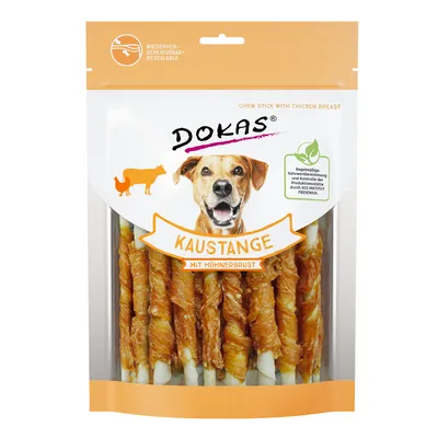 Snack para perros Dokas Kaustange mit Hühnerbrust en envase resellable, palitos masticables envueltos en pechuga de pollo visibles a través del paquete. Texto en alemán e inglés.