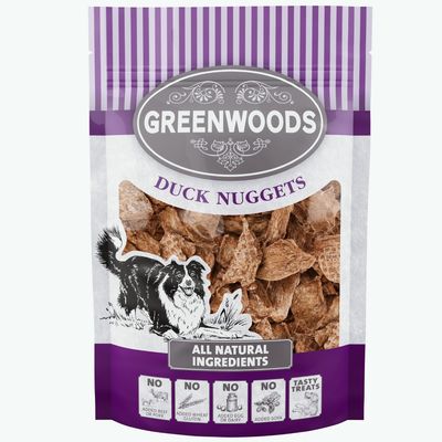Greenwoods Duck Nuggets, synliga bitar i påse. Text: All natural ingredients. Ingen nöt- eller fläskkött, inget vete, ägg, mjölk eller soja tillsatt. Tasty treats.