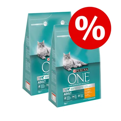 Két Purina ONE Bifensis Adult 3 kg macskaeledel csomag, elöl nagy piros százalékjel akciós ajánlatot jelezve.