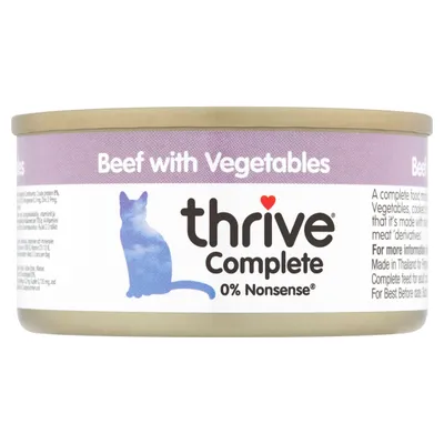 Boîte de nourriture pour chat thrive Complete, texte visible : Beef with Vegetables, 0% Nonsense. Illustration d’un chat bleu sur l’étiquette.