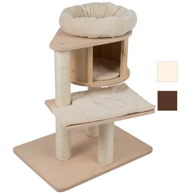 Krabpaal van licht hout met drie niveaus: onderaan een ligvlak, in het midden een ronde schuilplek met kussen, bovenop een zacht mandje. Bekleding in beige en bruin zichtbaar.