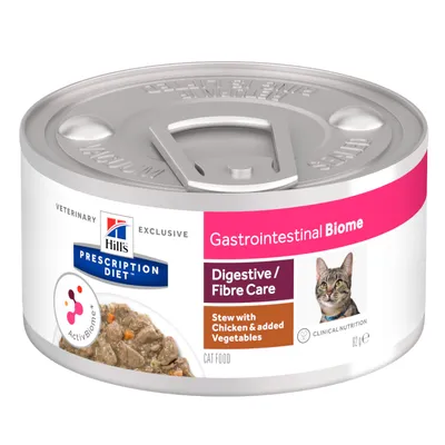 Boîte Hill's Prescription Diet Gastrointestinal Biome pour chat, Digestive/Fibre Care, Stew with Chicken & added Vegetables, 82 g. Photo d’un chat et morceaux de nourriture visibles.