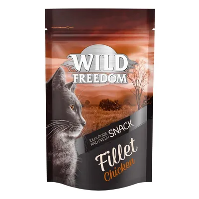 Wild Freedom Fillet Chicken Snack, 100 % rent och färskt. Förpackning med landskap och katt avbildad.