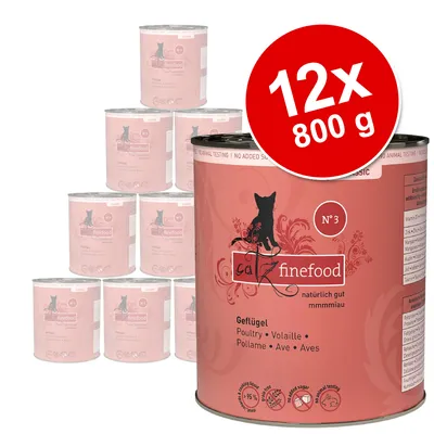 Zestaw 12 puszek po 800 g Cat Finefood N°3 Geflügel. Widoczna etykieta z nazwą, sylwetką kota i napisem Poultry • Volaille • Pollame • Ave • Aves. Zestaw 12 puszek po 800 g Cat Finefood N°3 Geflügel. Widoczna etykieta z nazwą, sylwetką kota i napisem Poultry • Volaille • Pollame • Ave • Aves.