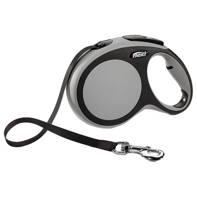 Guinzaglio avvolgibile Flexi con manico ergonomico, fettuccia nera e moschettone in metallo visibile.