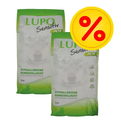 2 sacos de pienso LUPO Sensitiv 24/10 Hypoallergene Hundefvollkost, 15 kg cada uno. Iconos: monoproteína, sin gluten, sin lactosa, croquetas prensadas. Símbolo de porcentaje en amarillo.