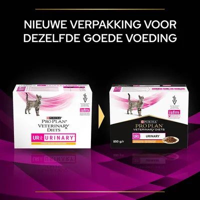 Nieuwe verpakking voor Purina Pro Plan Veterinary Diets UR Urinary kattenvoer, oude en nieuwe doos met kat en isfm-logo zichtbaar, tekst: 'NIEUWE VERPAKKING VOOR DEZELFDE GOEDE VOEDING'.