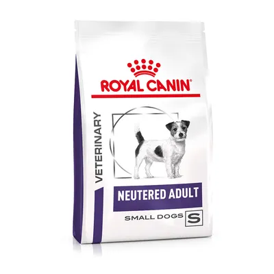 Zak Royal Canin Veterinary hondenvoer, tekst: NEUTERED ADULT, SMALL DOGS S. Afbeelding van een kleine hond op de verpakking. Zak Royal Canin Veterinary hondenvoer, tekst: NEUTERED ADULT, SMALL DOGS S. Afbeelding van een kleine hond op de verpakking.