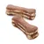 Twee botvormige kauwsnacks met bruine en beige lagen, zonder zichtbare merknaam of verpakking.
