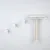 Set tiragraffi da parete con cuscino bianco, colonna tiragraffi in sisal e tre elementi da arrampicata. Design minimalista per gatti.