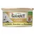 GOURMET Gold kattenvoer, terrine met groente, met kip, wortelen en courgette. Op het blik staat een witte kat en een afbeelding van de terrine op een bord.