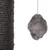 Griffoir en corde foncée avec jouet suspendu en peluche grise, visible de près. Matériaux : corde et tissu peluche.