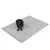 Graue, gesteppte Hundedecke mit einem kleinen Dackel darauf. Decke zeigt ein einfaches Design ohne sichtbare Marken oder zusätzliche Details.