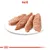 Cuatro porciones de paté sobre un plato blanco, con la palabra 'PATÉ' en rojo visible en la parte superior de la imagen.