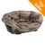 Cuscino marrone con nomi di città come Paris, Tokyo, Hong-Kong, New York, Sidney e Londra su cuccia nera in plastica. Angolo arancione con testo: Top Seller. Cuscino marrone con nomi di città come Paris, Tokyo, Hong-Kong, New York, Sidney e Londra su cuccia nera in plastica. Angolo arancione con testo: Top Seller.