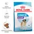 ROYAL CANIN JUNIOR GIANT 8–18/24 months, sistema inmunitario fuerte, desarrollo muscular, tamaño de la croqueta adaptado, imagen de perro grande en el envase, etapa 4.