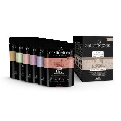 catz finefood Pure Selection Multipack, verschillende varianten zoals rund met teunisbloemolie, monoproteïne, Made in Germany, 12 x 85g portiezakjes zichtbaar. catz finefood Pure Selection Multipack, verschillende varianten zoals rund met teunisbloemolie, monoproteïne, Made in Germany, 12 x 85g portiezakjes zichtbaar.