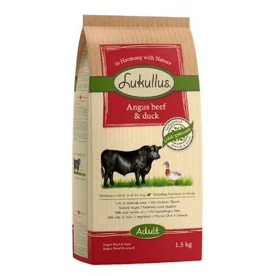 Lukullus Angus beef & duck dry dog food, Adult, 1.5 kg bag. Visible text: in Harmony with Nature, Cold-pressed, wholesome natural food for dogs.