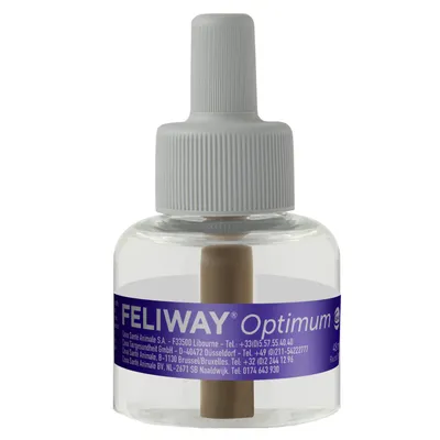 Feliway Optimum flaska med tillverkarens kontaktuppgifter på etiketten.