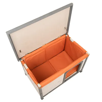 Holzbox mit aufklappbarem Deckel, orange gepolstertem Innenraum und seitlichem Eingang. Geeignet für Aufbewahrung oder Haustierunterkunft.