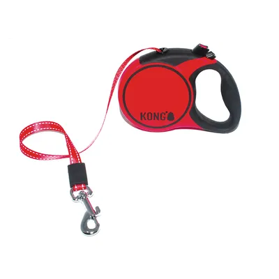 Guinzaglio per cani KONG rosso con manico ergonomico, nastro riflettente e moschettone in metallo.