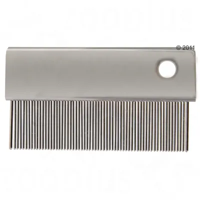 Metal comb with fine teeth and plastic handle, suitable for precise combing. Handle with hole for hanging.