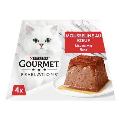 Purina Gourmet Revelations Mousseline au bœuf, 4x. Image d’un chat blanc et d’une portion de mousse sur assiette. Texte visible : Mousse met Rund.
