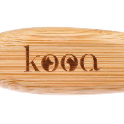 kooa. Marcă premium de îngrijire pentru animale de companie, gravat pe lemn.