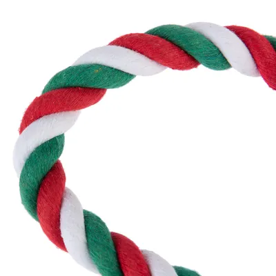 Bavlnené lano na hranie pre psy, skrútené pramene v červenej, bielej a zelenej farbe. Viditeľná časť kruhu, materiál textil.
