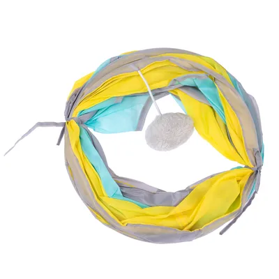 Spielzeugring aus gelbem, grauem und blauem Stoff mit befestigtem Plüschball an einer Schnur.