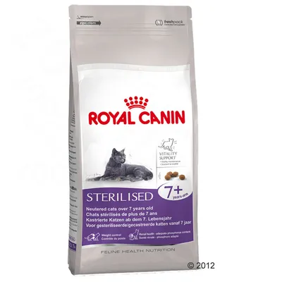 Royal Canin Sterilised 7+ pienso para gatos esterilizados mayores de 7 años. Texto visible: Vitality Support, Weight control, Renal health. Imagen de un gato gris en el envase.