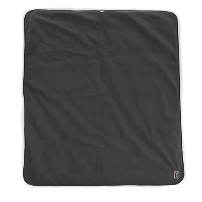 Schwarze Decke mit rechteckiger Form und abgerundeten Ecken, kleines Logo unten rechts sichtbar.