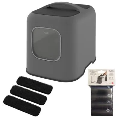 Grijze kattenbak met transparant deurtje, drie zwarte matten en verpakking met drie rollen afvalzakken met pootafdrukmotief. Alle onderdelen zichtbaar naast elkaar.
