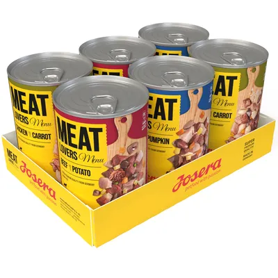 Josera Meat Lovers Menu. Dåser med varianter: kylling og gulerod, oksekød og kartoffel, græskar. Super premium kvalitet fra Tyskland. Gul emballage med Josera-logo.