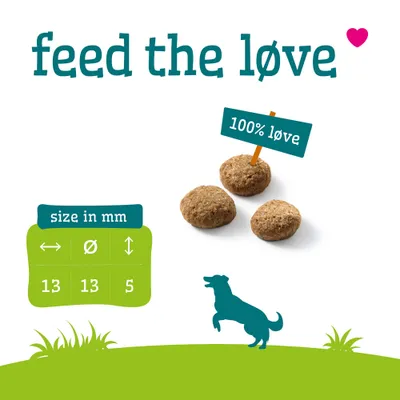 Dry food with '100% love' label, size: diameter 13 mm, height 5 mm. Text: feed the love. Dry food with '100% love' label, size: diameter 13 mm, height 5 mm. Text: feed the love.