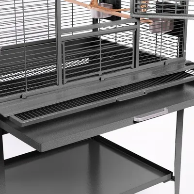 Vogelkäfig aus Metall mit herausziehbarer Schublade und Gitterboden, inklusive Sitzstange und Futternapf.