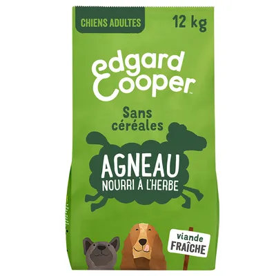 Sac Edgard Cooper 12 kg pour chiens adultes, sans céréales, agneau nourri à l’herbe, viande fraîche. Illustrations de deux chiens sur le bas du paquet.
