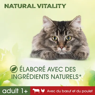 NATURAL VITALITY, élaboré avec des ingrédients naturels*, adult 1+, avec du bœuf et du poulet. Texte en français de Belgique visible sur l’image.