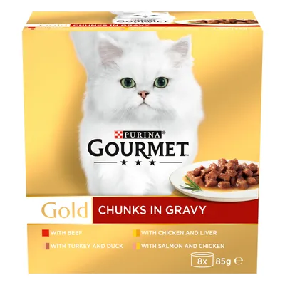 Gourmet Gold Chunks in Gravy, 8 x 85g. Flavours: with beef, chicken and liver, turkey and duck, salmon and chicken. Image shows chunks in gravy on a plate.