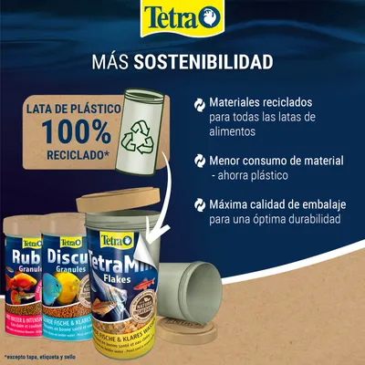 Latas de alimento para peces Tetra hechas de plástico 100% reciclado, con indicaciones sobre materiales reciclados, menor consumo de material y alta calidad de envasado para una óptima conservación. Latas de alimento para peces Tetra hechas de plástico 100% reciclado, con indicaciones sobre materiales reciclados, menor consumo de material y alta calidad de envasado para una óptima conservación.
