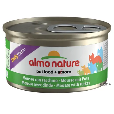 Консерва almo nature Daily Menu, надпись: pet food + amore, Mousse with turkey. Изображены разноцветные силуэты кошек.