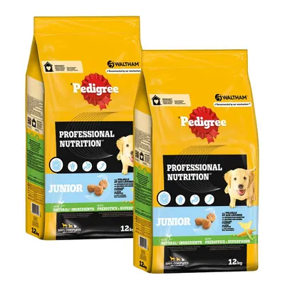 Deux sacs Pedigree Professional Nutrition Junior 12 kg, texte visible : with natural ingredients, with prebiotics + superfoods, 100% complete, image de croquettes et d’un chiot.