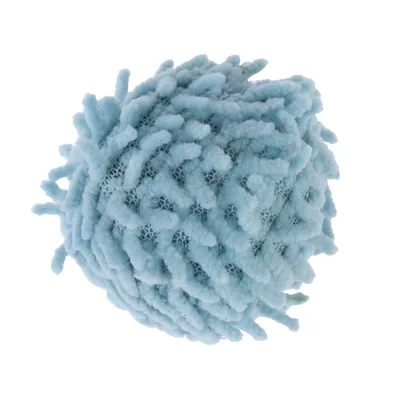 Balle pour animal en tissu bleu à texture chenille, surface douce avec nombreux brins épais visibles.