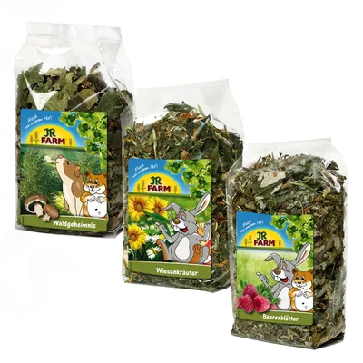 Drei JR Farm Produkte: Waldgeheimnis mit Pilzen, Wiesenkräuter mit Sonnenblumen, Beerenblätter mit Himbeeren. Frisch vom eigenen Hof.