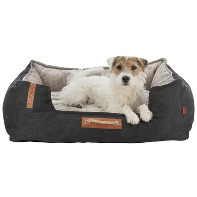 Hundebett von Be Nordic in dunkelgrau mit Seilgriff und braunen Lederdetails, gepolsterte Innenfläche in beige.