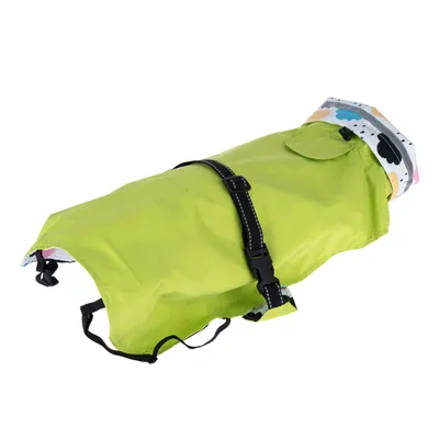 Imperméable pour chien vert avec capuche à motifs colorés, fermeture par sangle noire réglable et boucle en plastique visible sur le dos.