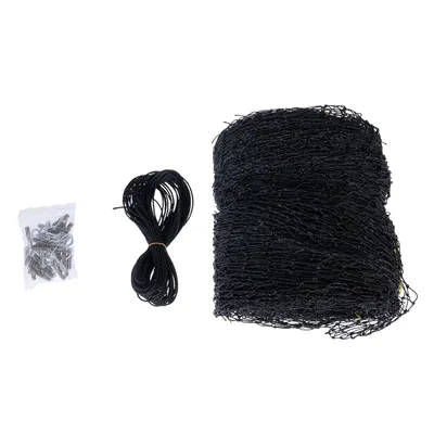 Schwarzes Netz, Schnur und Befestigungsmaterial in einer Tüte, geeignet für Montagezwecke.