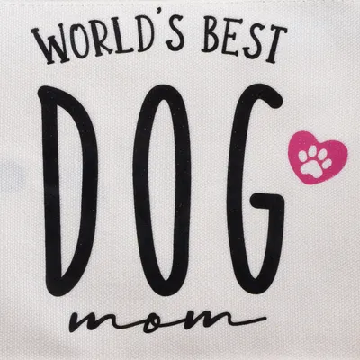 Texte en anglais : WORLD'S BEST DOG mom avec un cœur rose et une empreinte de patte à côté du mot DOG.