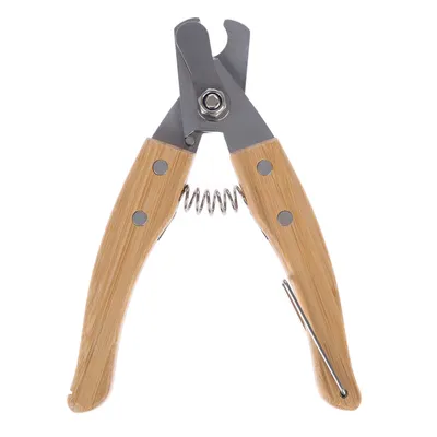 Nagelzange aus Metall mit Holzgriffen und Federmechanismus, geeignet für präzises Schneiden.