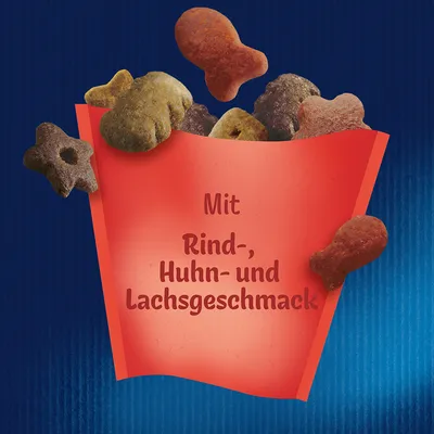 Mit Rind-, Huhn- und Lachsgeschmack. Verschiedene Formen von Trockenfutterstücken in einer roten Verpackung.